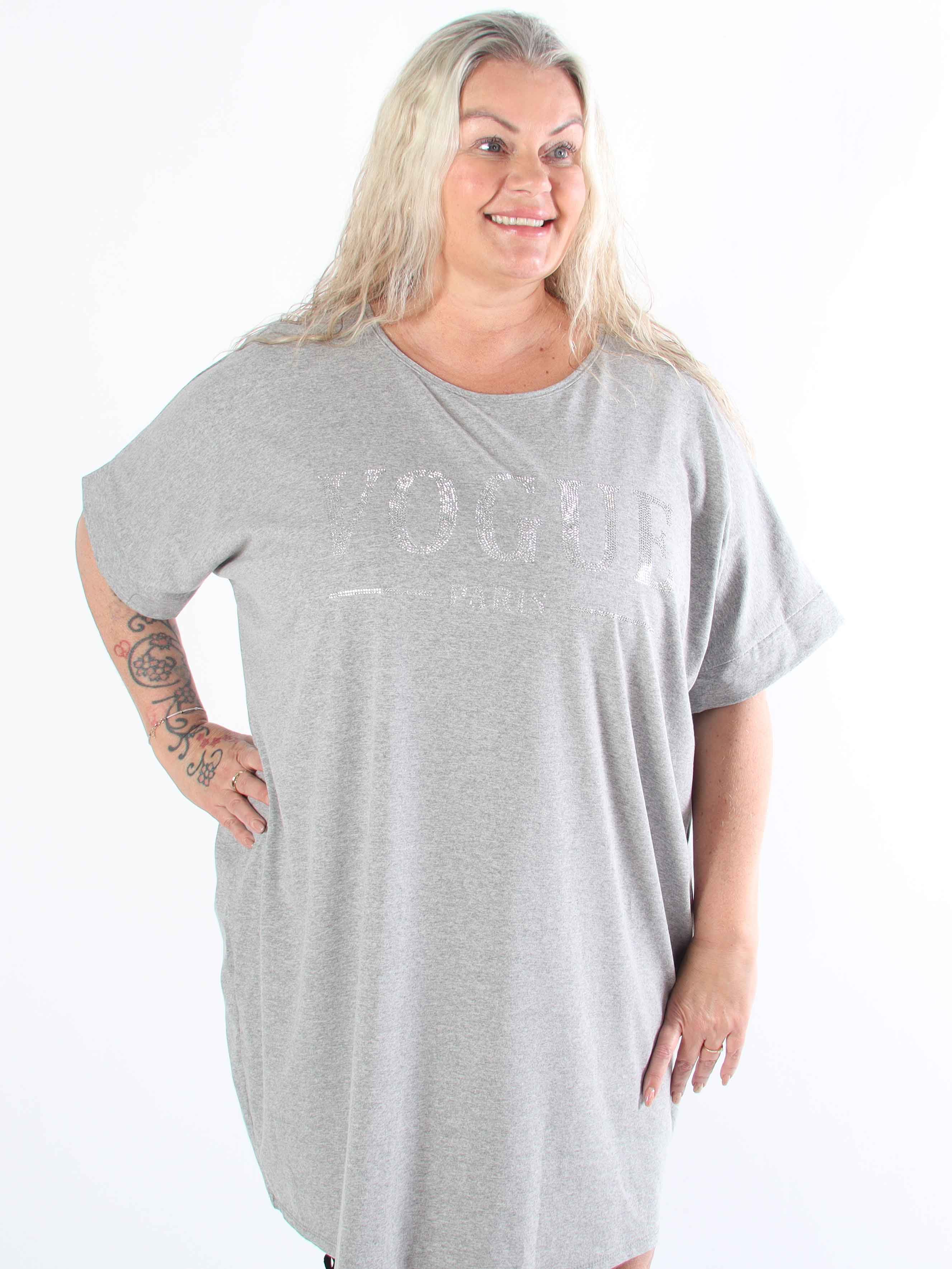 Mintu Dress - Plus size t-shirtklänning i bomull med slits